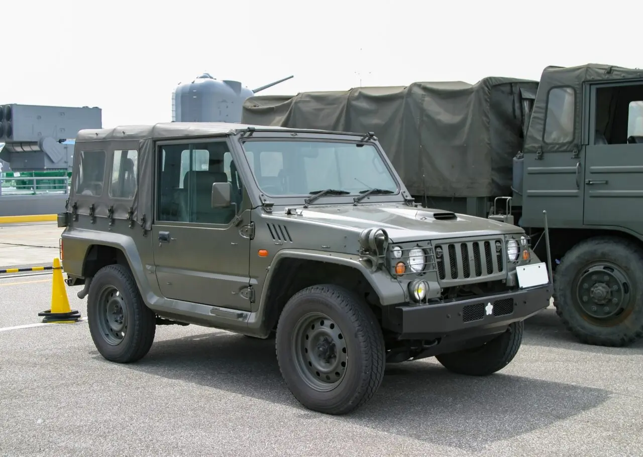 自衛隊車両