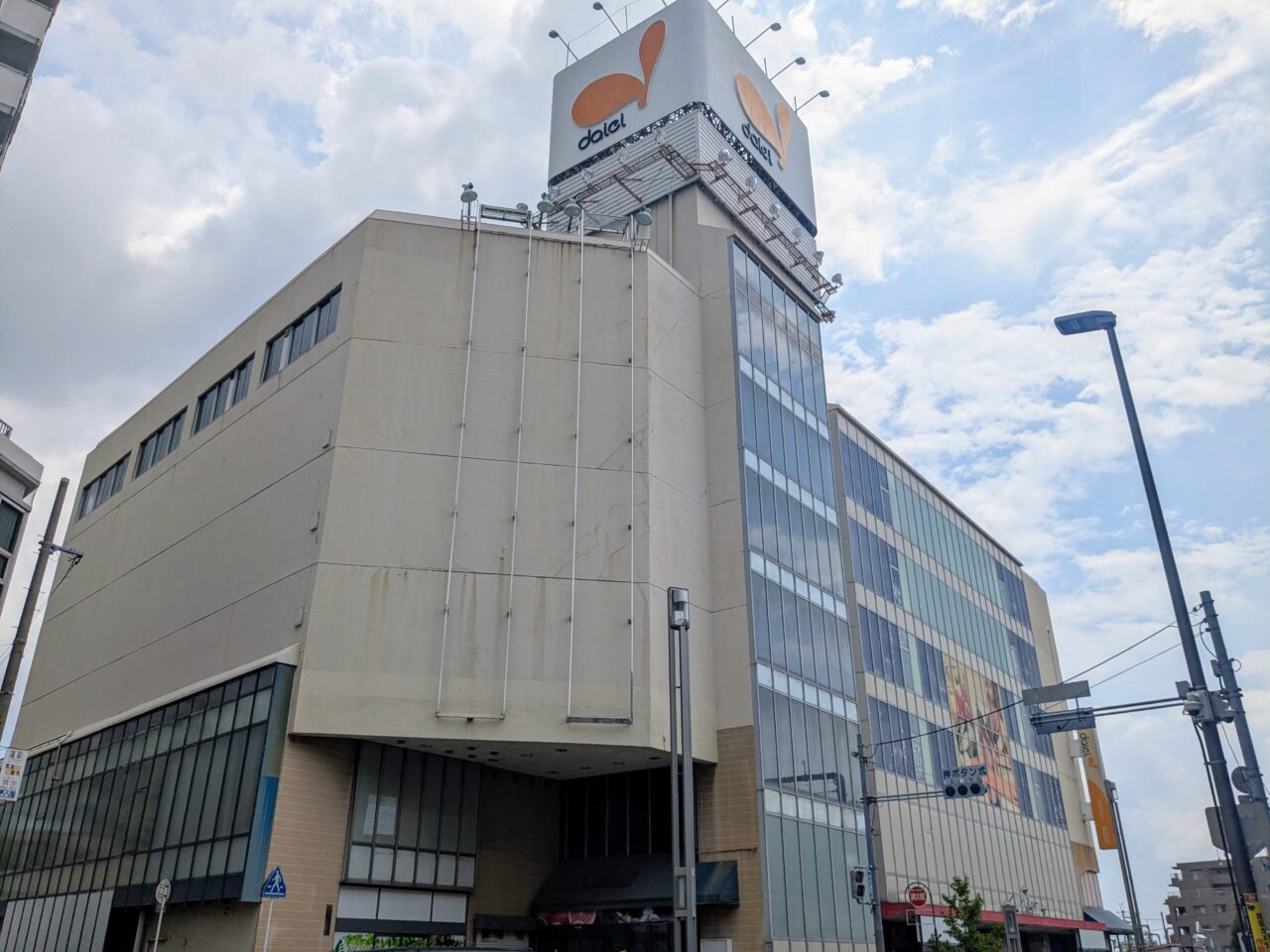 阪急曽根駅前ダイエー外観