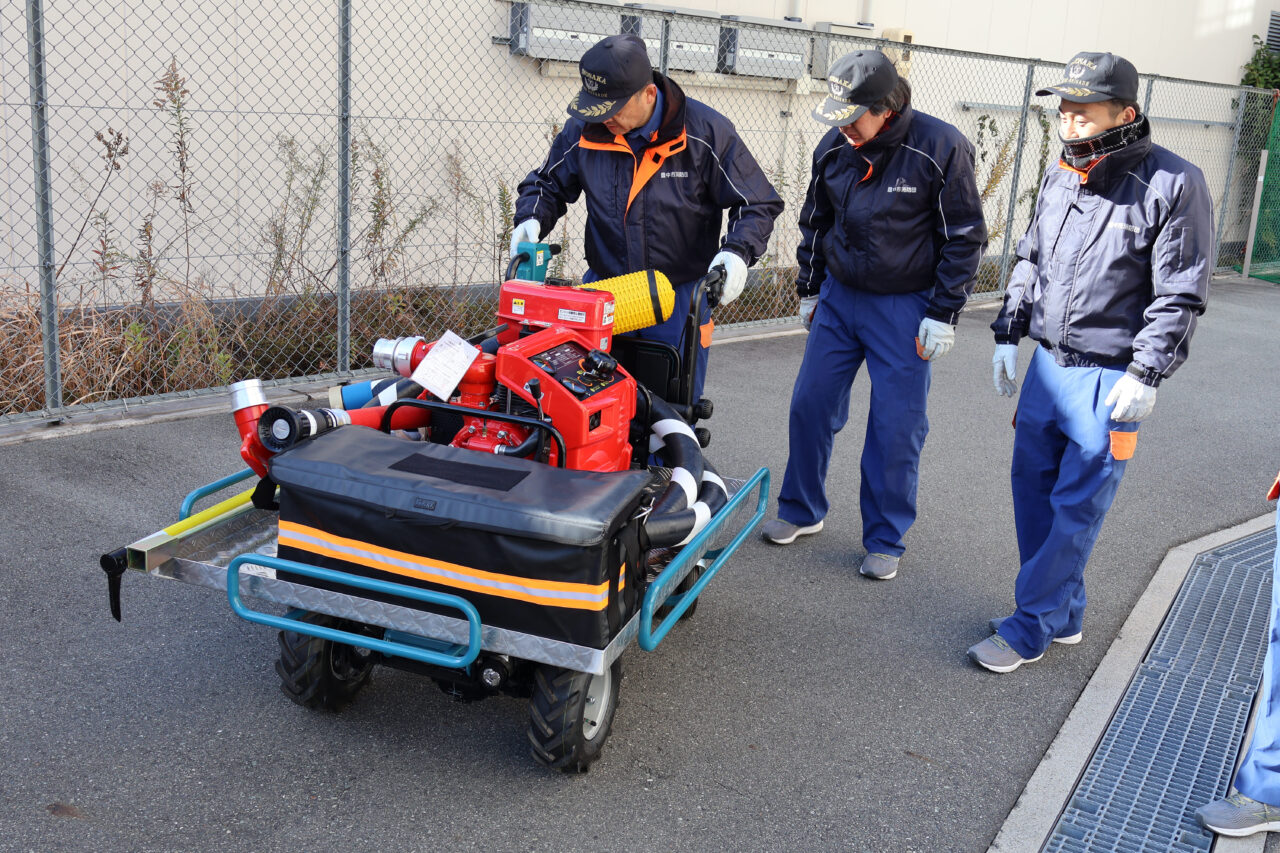電動台車付き小型動力ポンプ