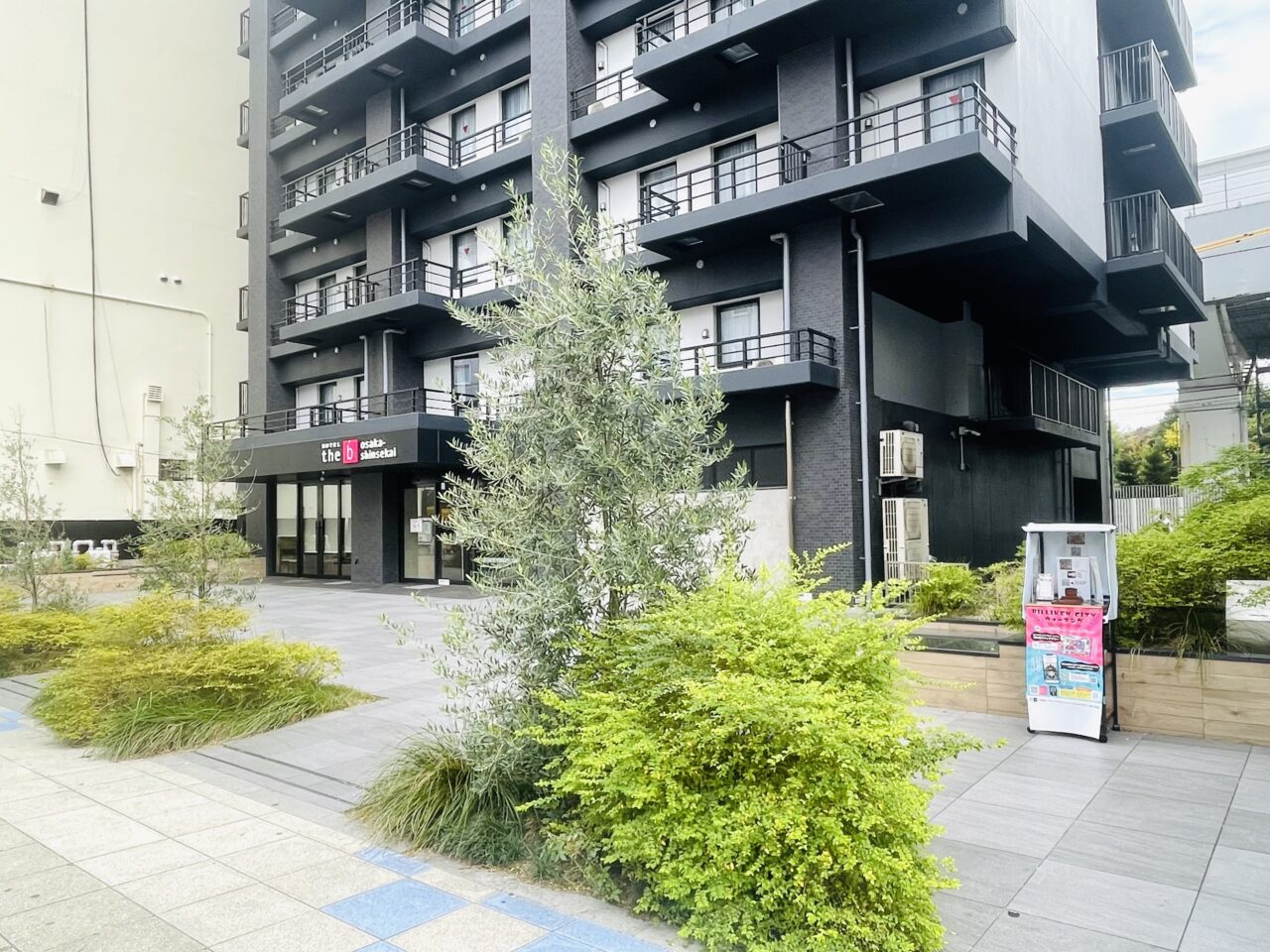 ホテル the b 前 広場