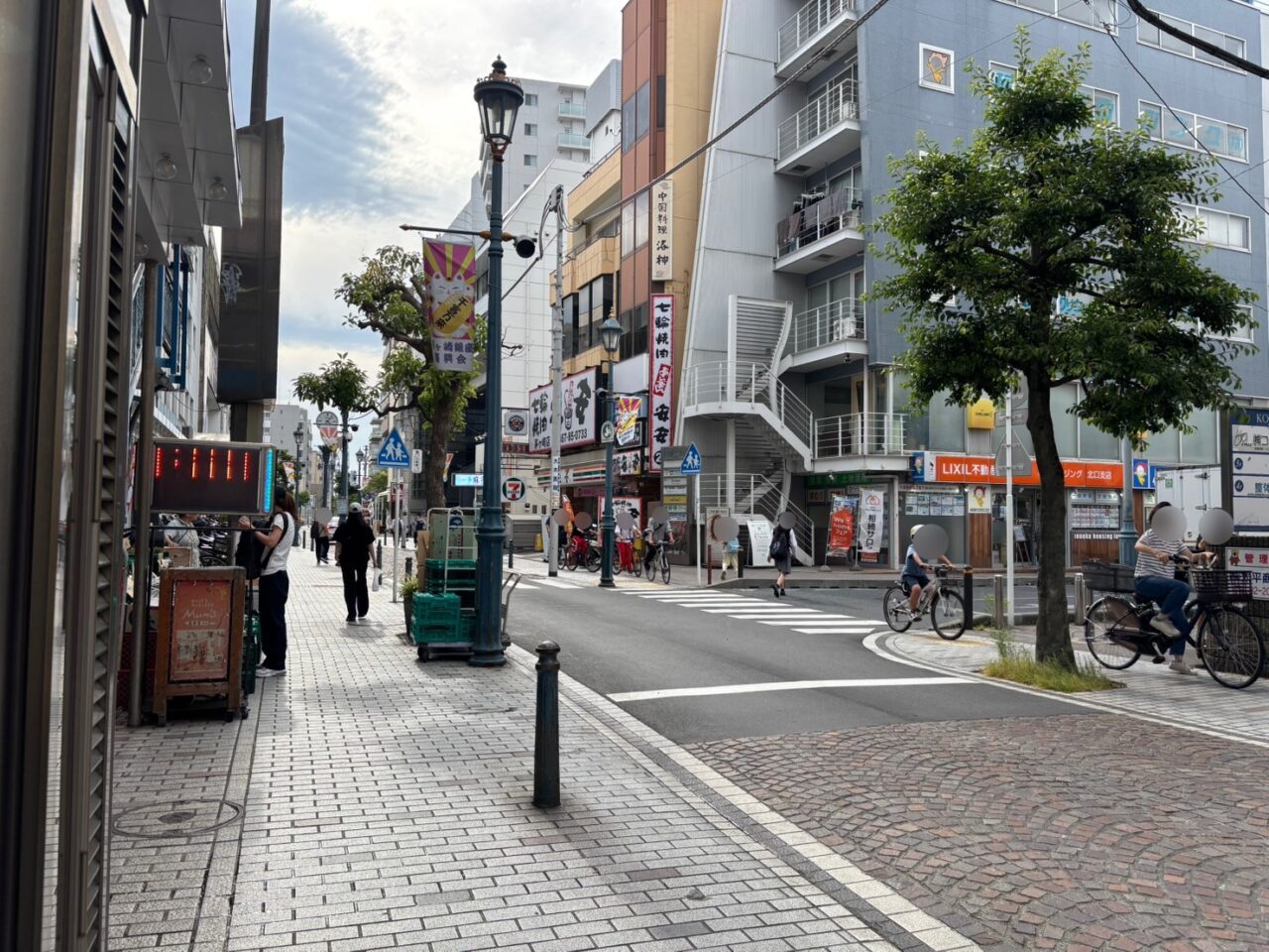 茅ケ崎駅北口の商店街「エメロード」