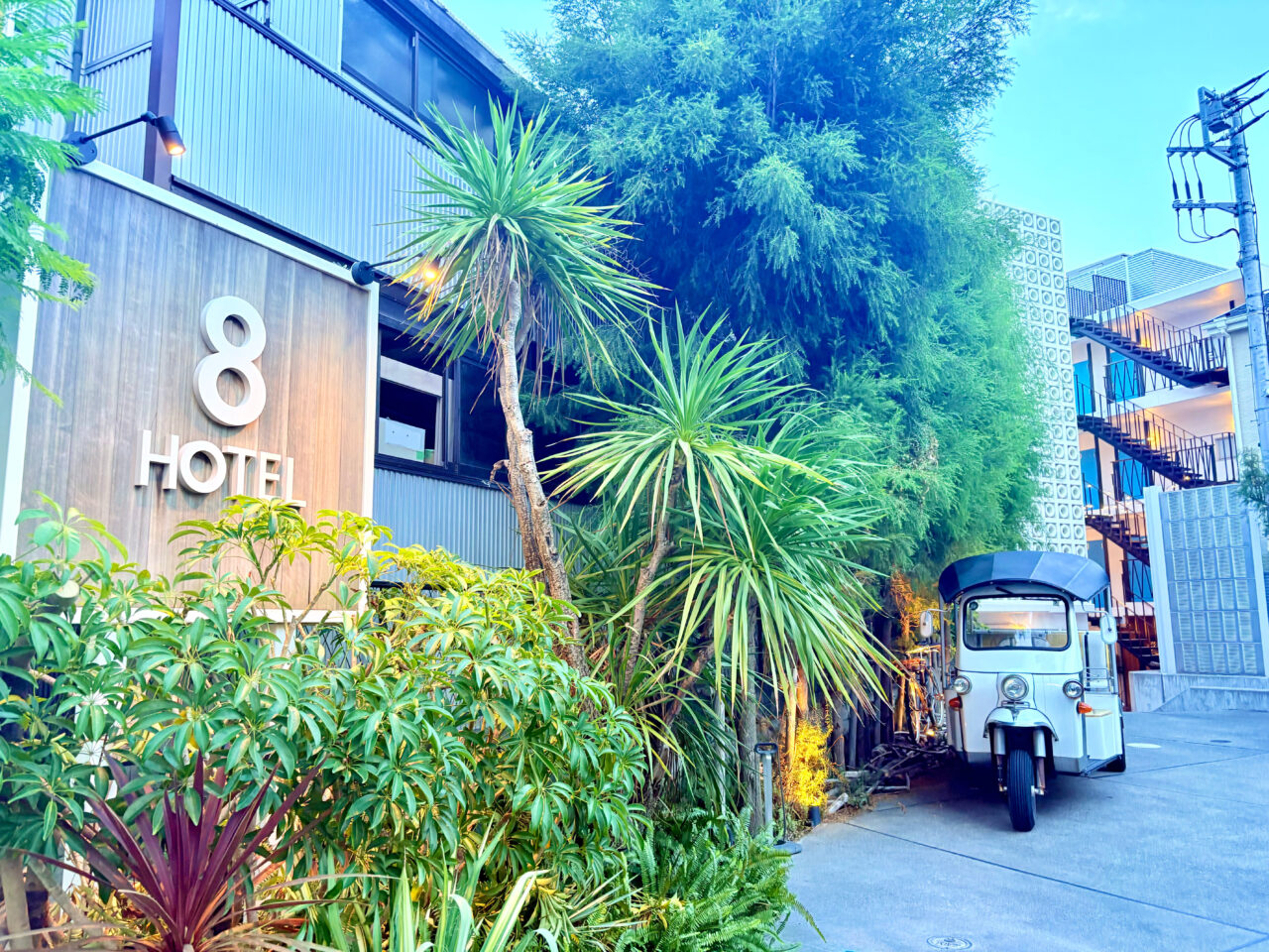8hotelの外観