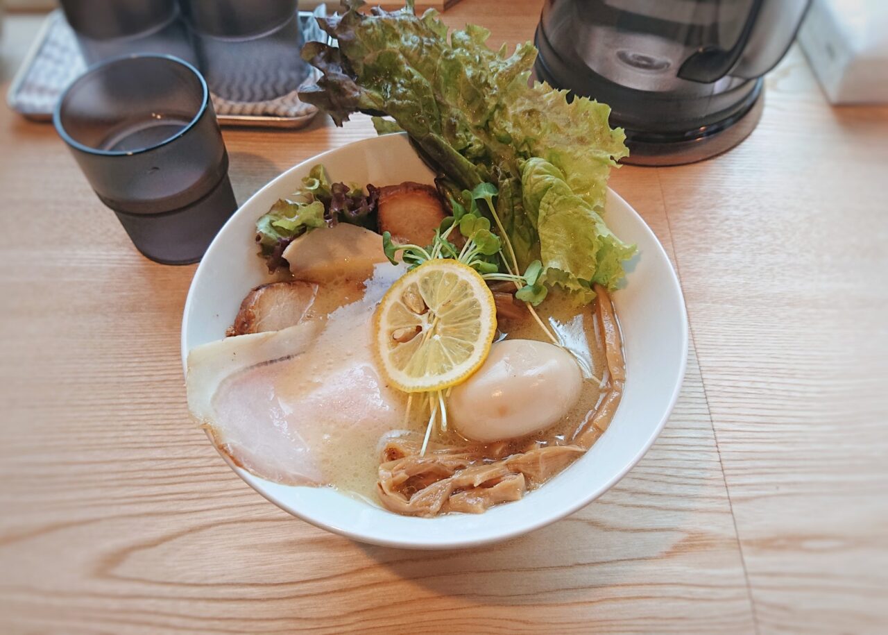 鶏白湯塩特製白湯そば