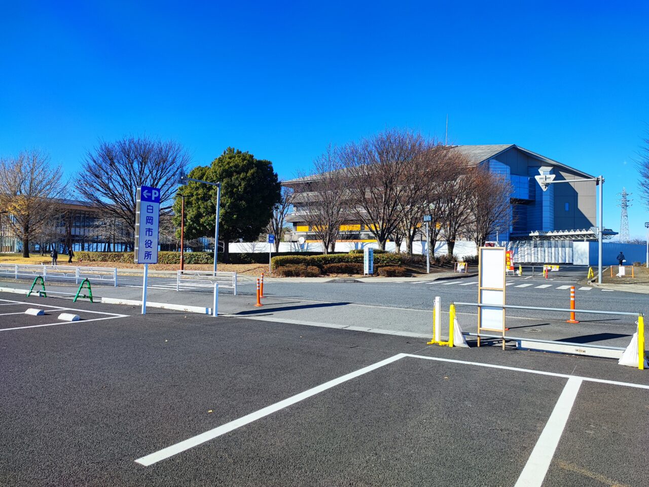 白岡市役所の仮設庁舎が15日オープン