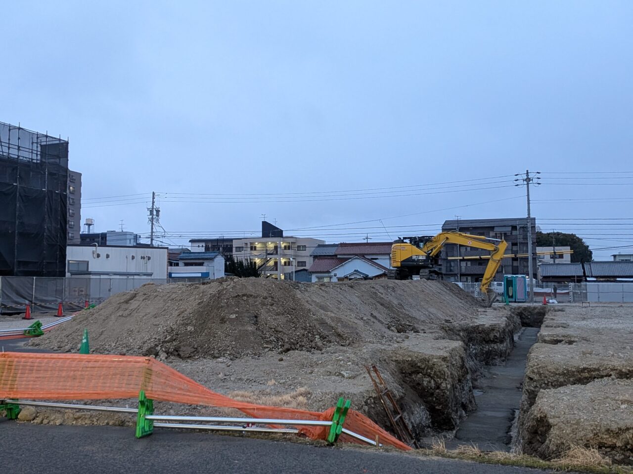 甚目寺流のNFタウン建設予定地で進む工事の様子