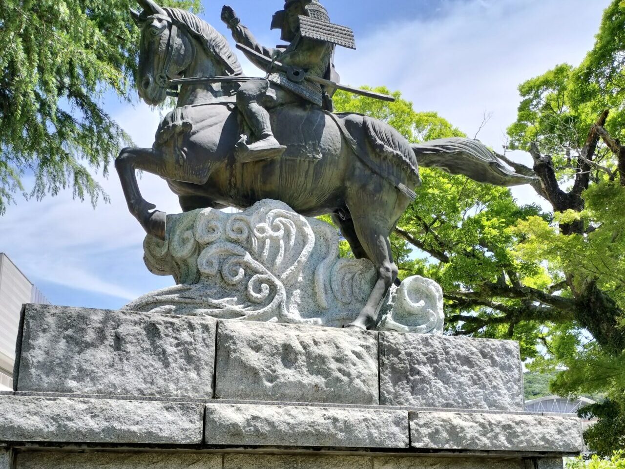 伊東祐親公像