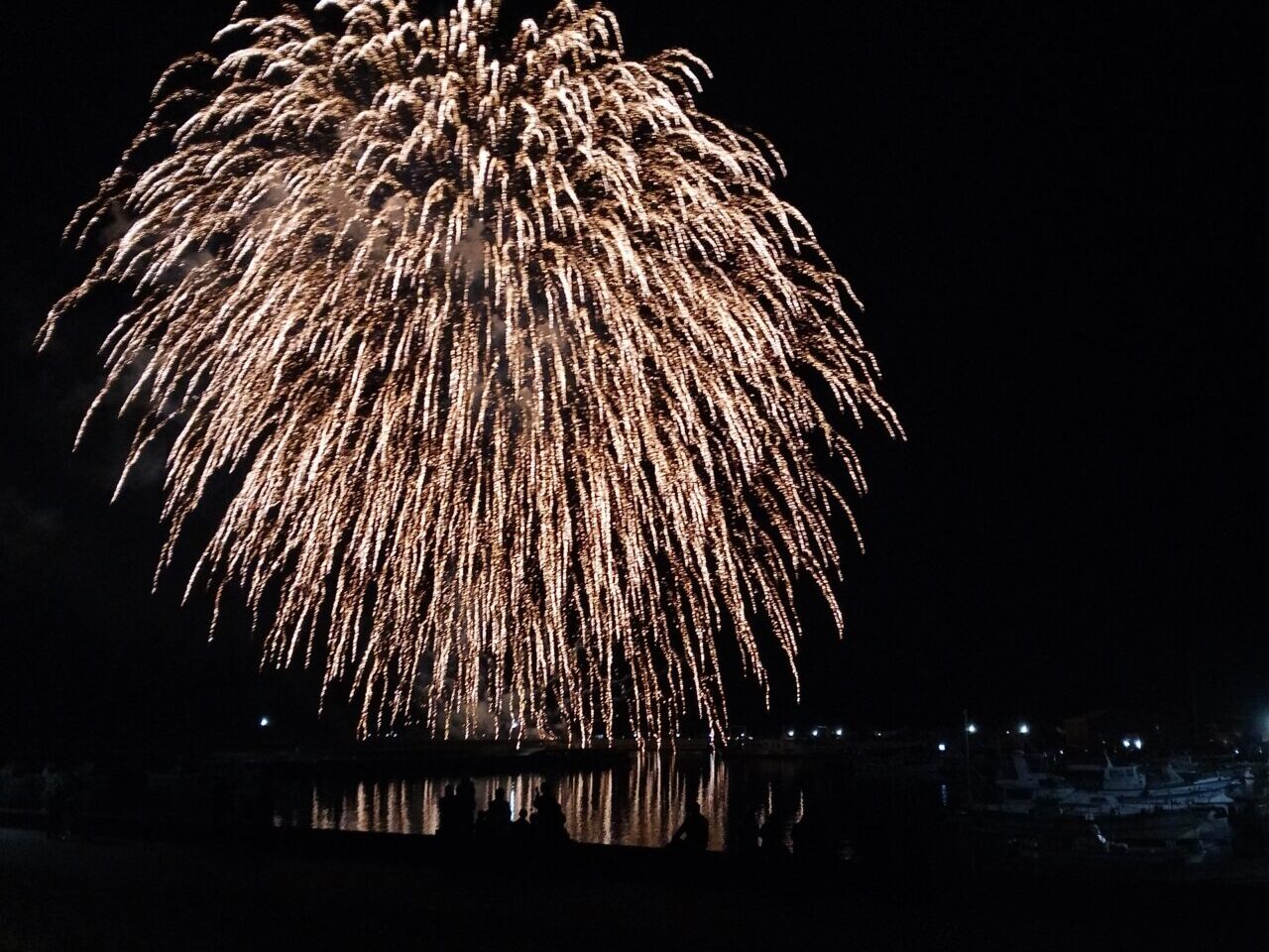 みたらい湾シークレット花火大会