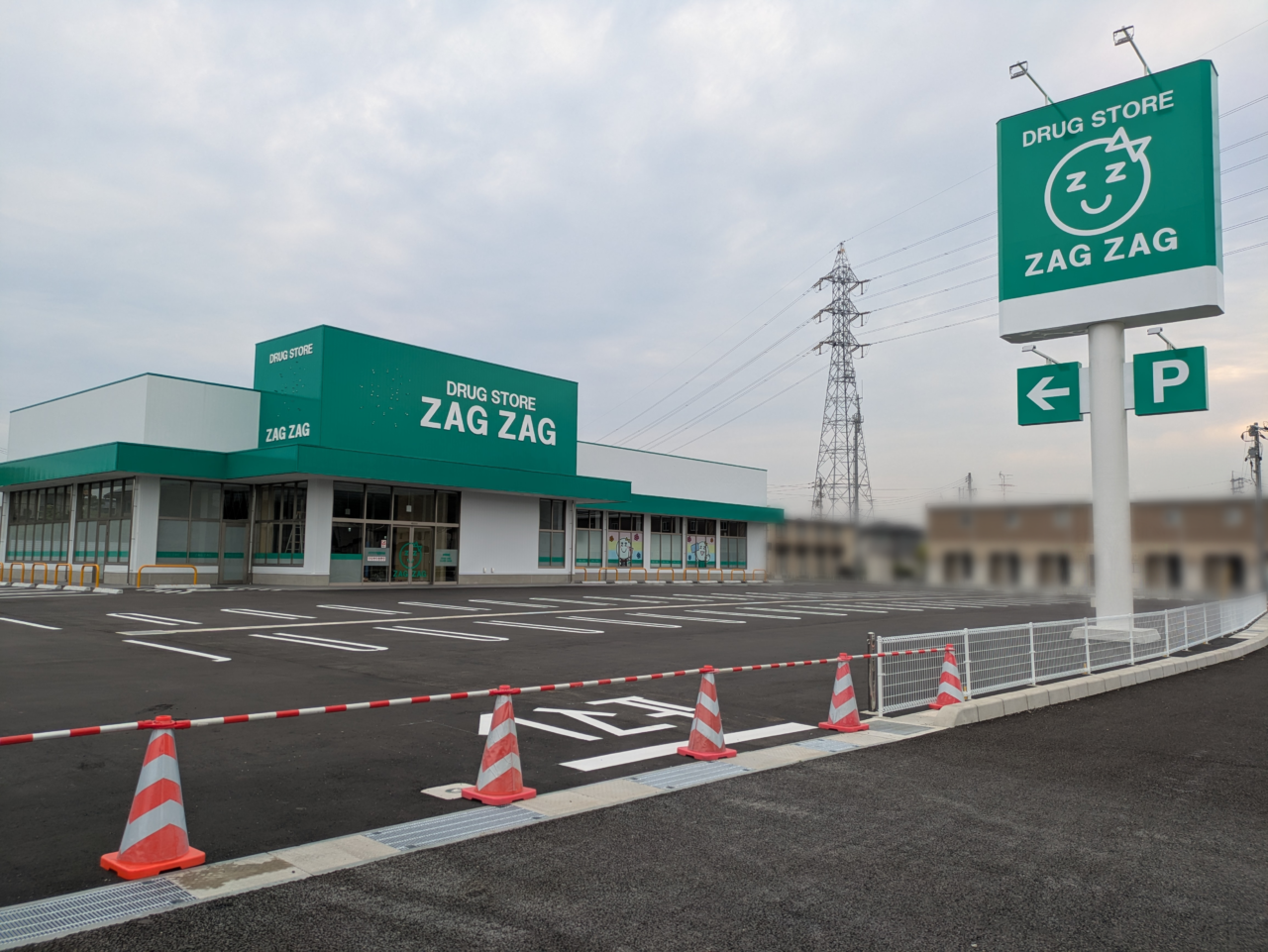 建設中の「ザグザグ 西富井店」