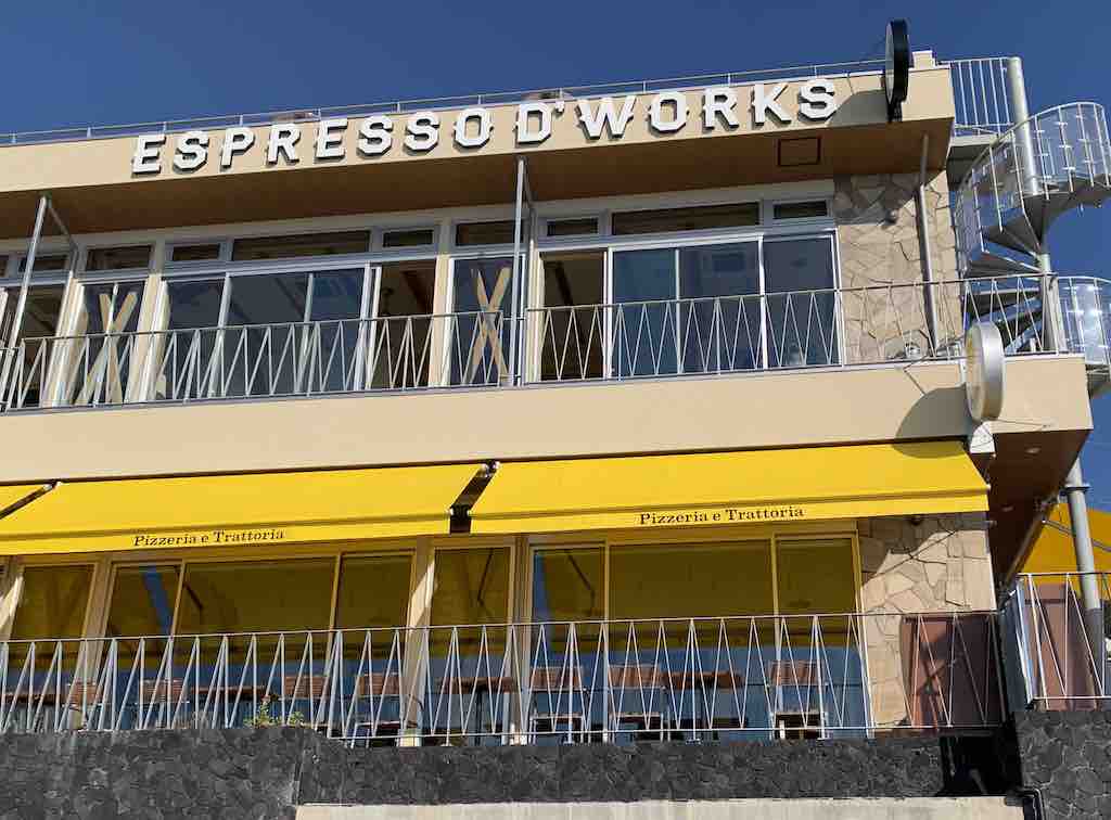 鎌倉市】あの船の形のトライアングル七里ヶ浜に「ESPRESSO D WORKS