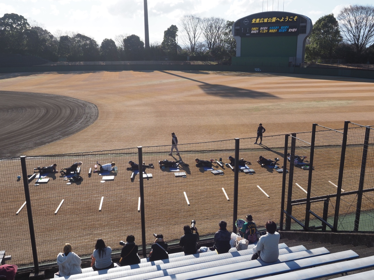 愛鷹球場での青柳組による合同自主トレ