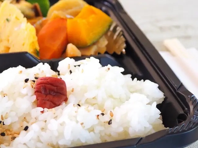 ほっともっと草加稲荷店　改装休業