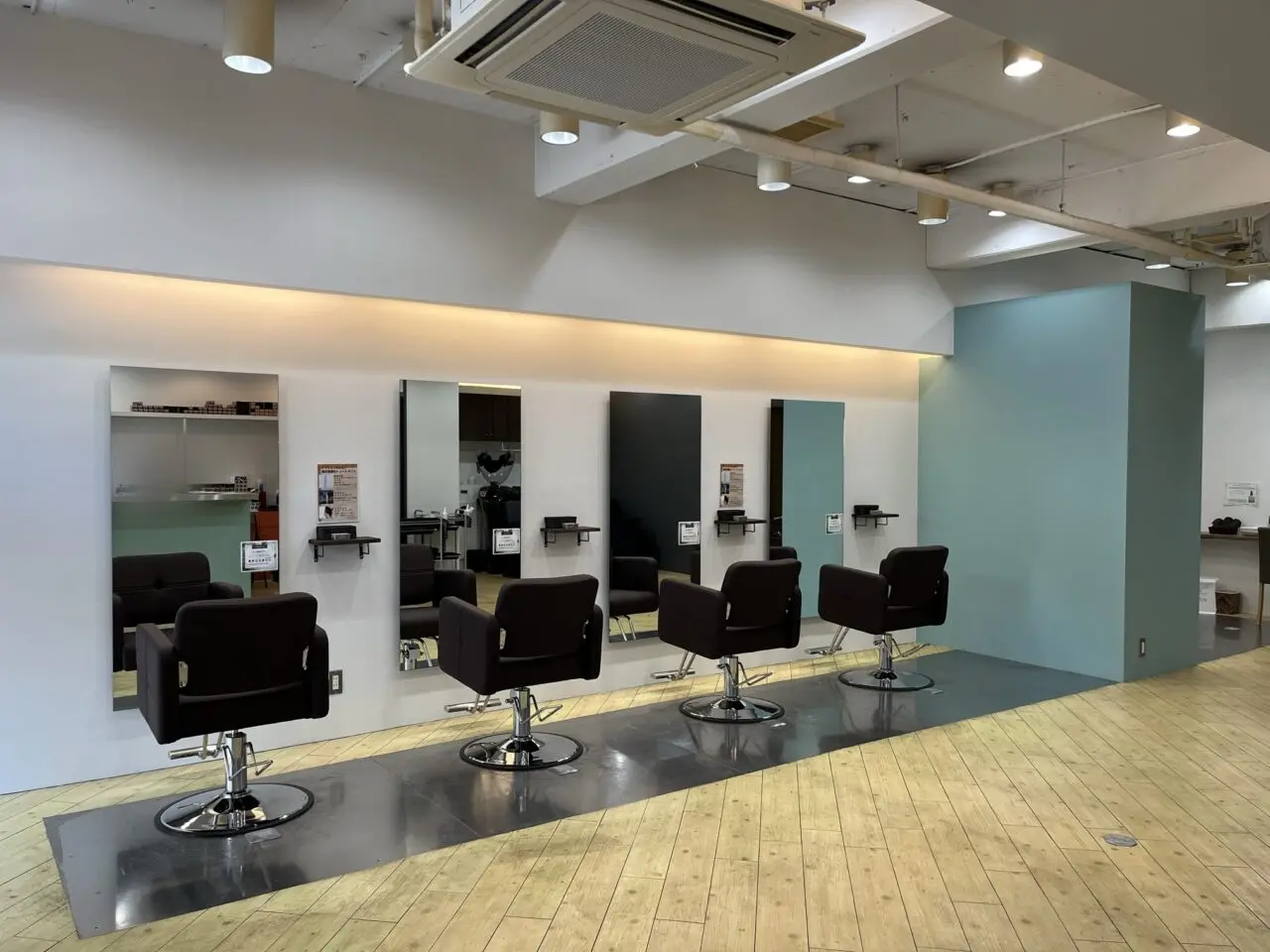 dailycolor門真店の店内