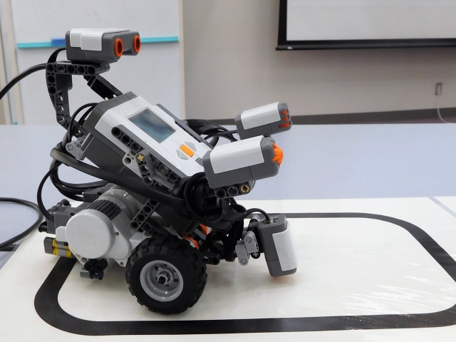 ロボット　プログラミングｑ