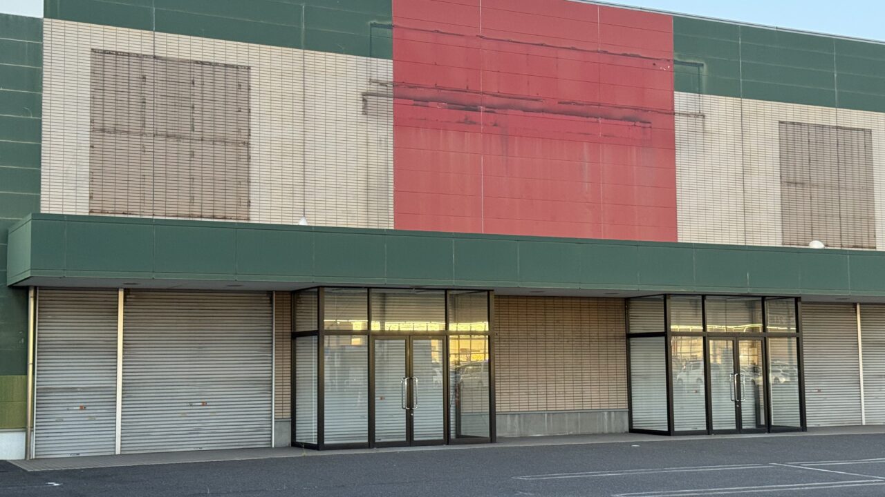 アウトレットJ 福山新涯店（マックハウス 福山新涯店）