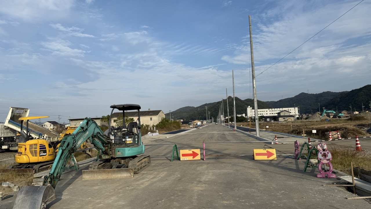 神辺町川南で交差点の改良工事と新しく道路工事