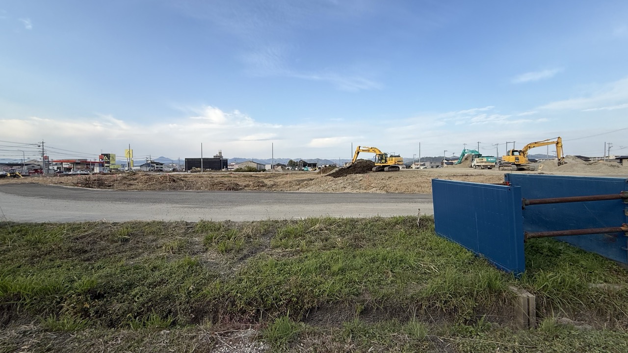 神辺町川南付近で下水道工事と配水管布設工事