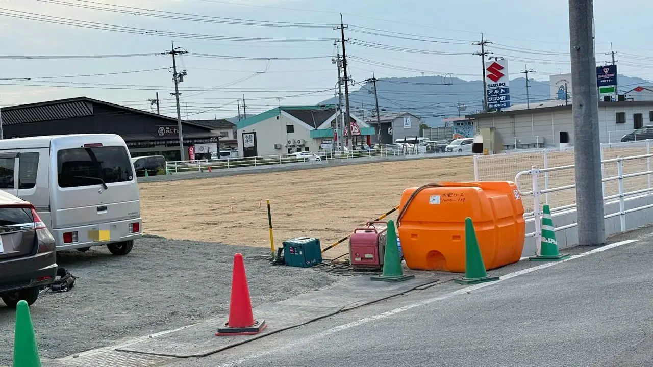 「ブックメイト 神辺店」の隣の敷地