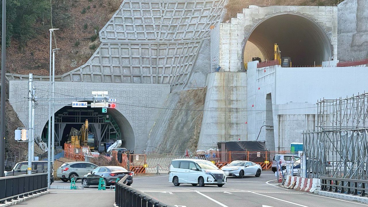「福山沼隈線」の北側のトンネル工事