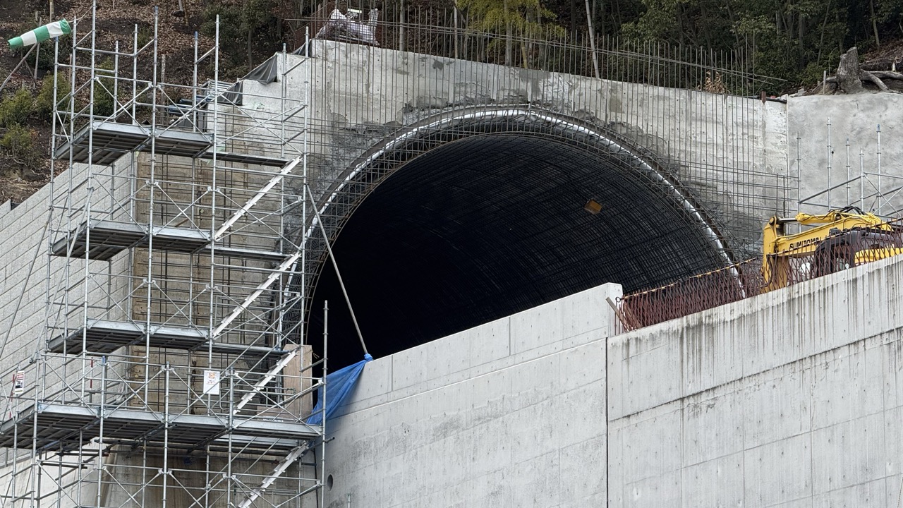 「福山沼隈線」のトンネル