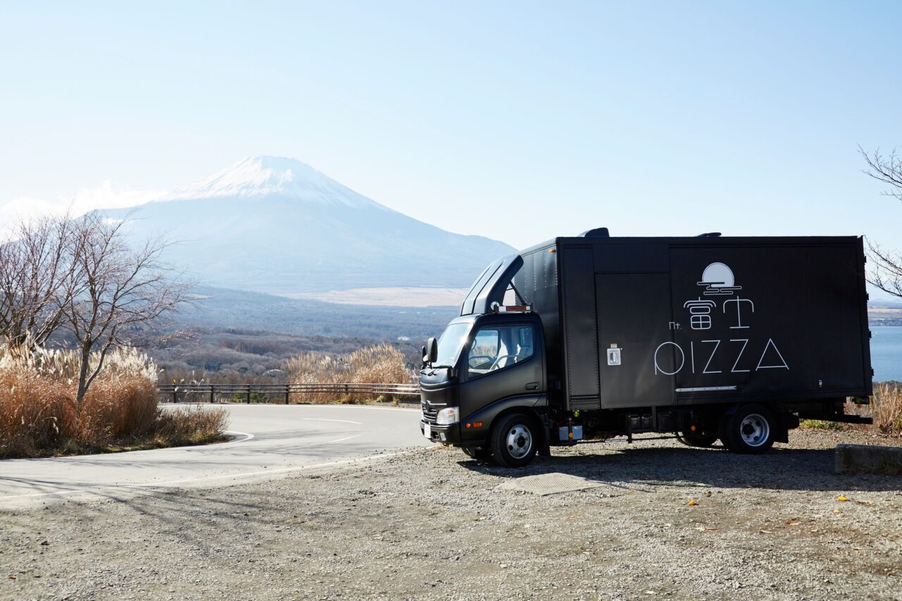 Mt.富士PIZZAのキッチンカー