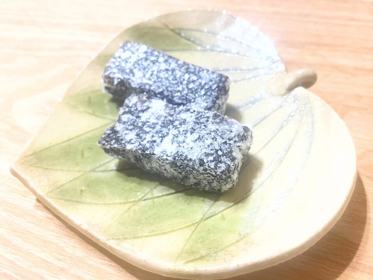 島屋菓子舗の黒胡麻くるみ餅