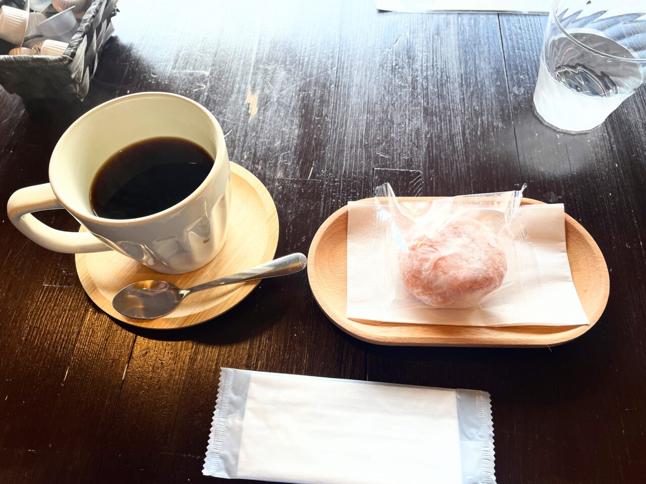 柳町カフェのコーヒーと大福