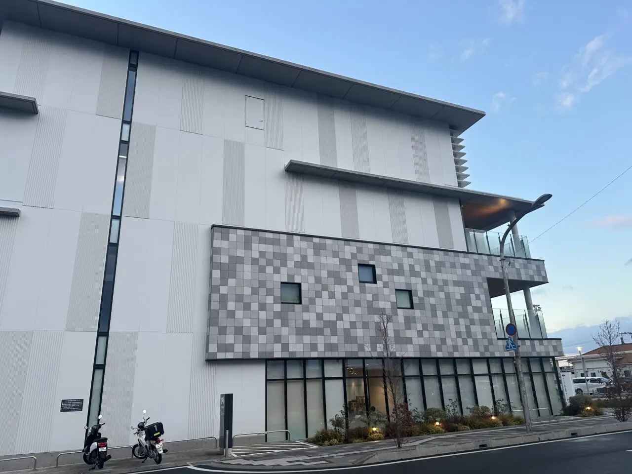 亀山市立図書館