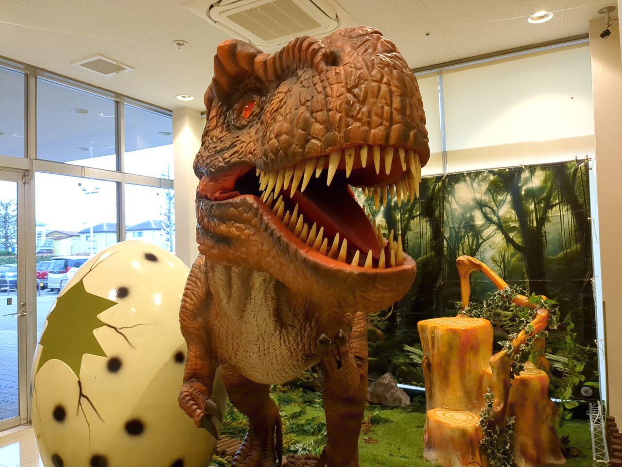 ティラノサウルス　アルプス日野店