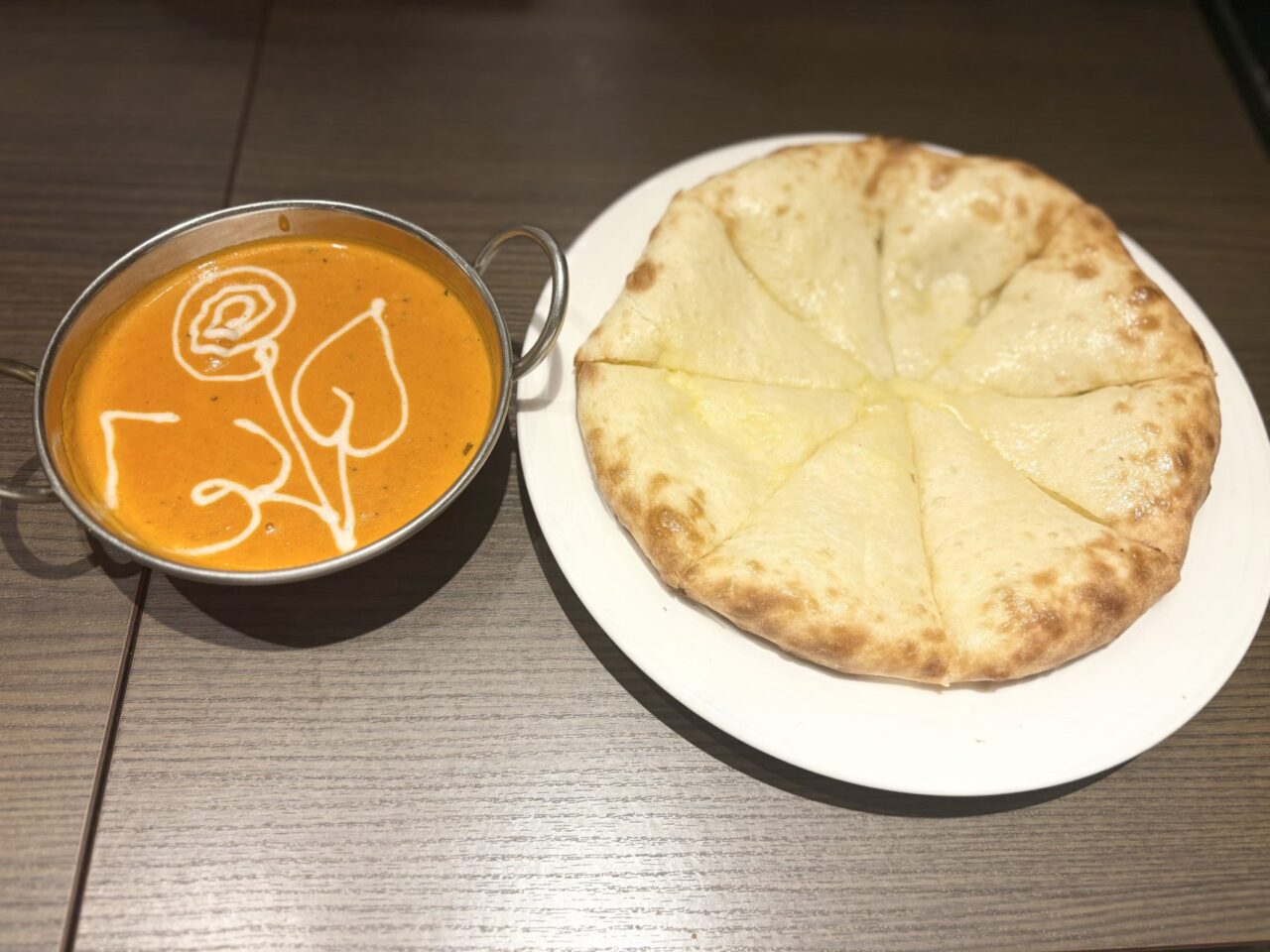 「アジアンレストラン アティティ 中野マルイ店」のチーズナンセット
