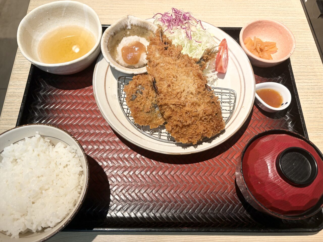 中野にある「大戸屋ごはん処 中野セントラルパーク店」の梅おろし出汁国産イワシフライ