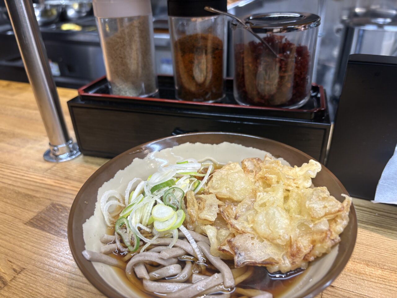 小岩にオープンした立ち食いのうどん、蕎麦屋「芽衣や」