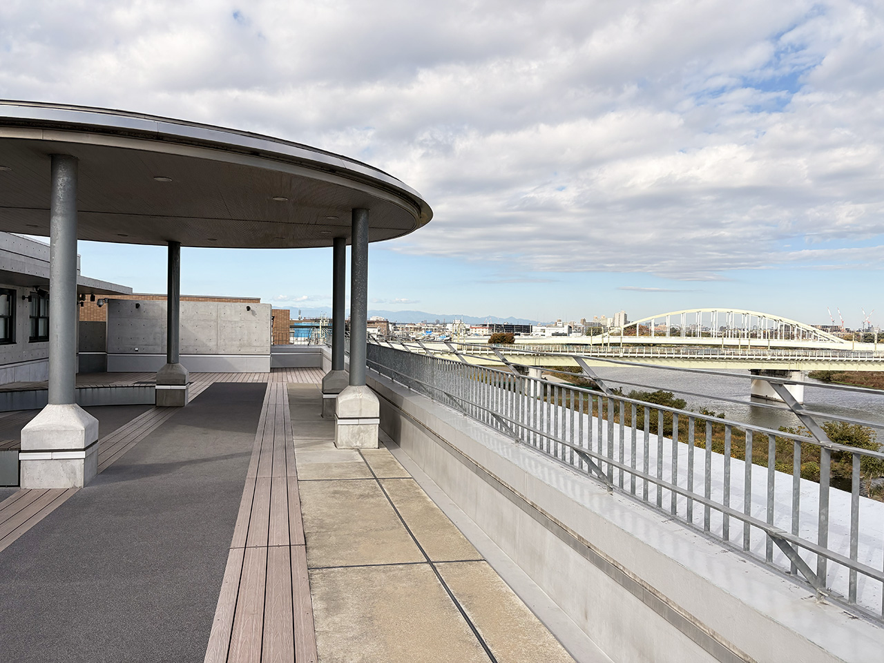 川風のガーデンのテラスからの眺め