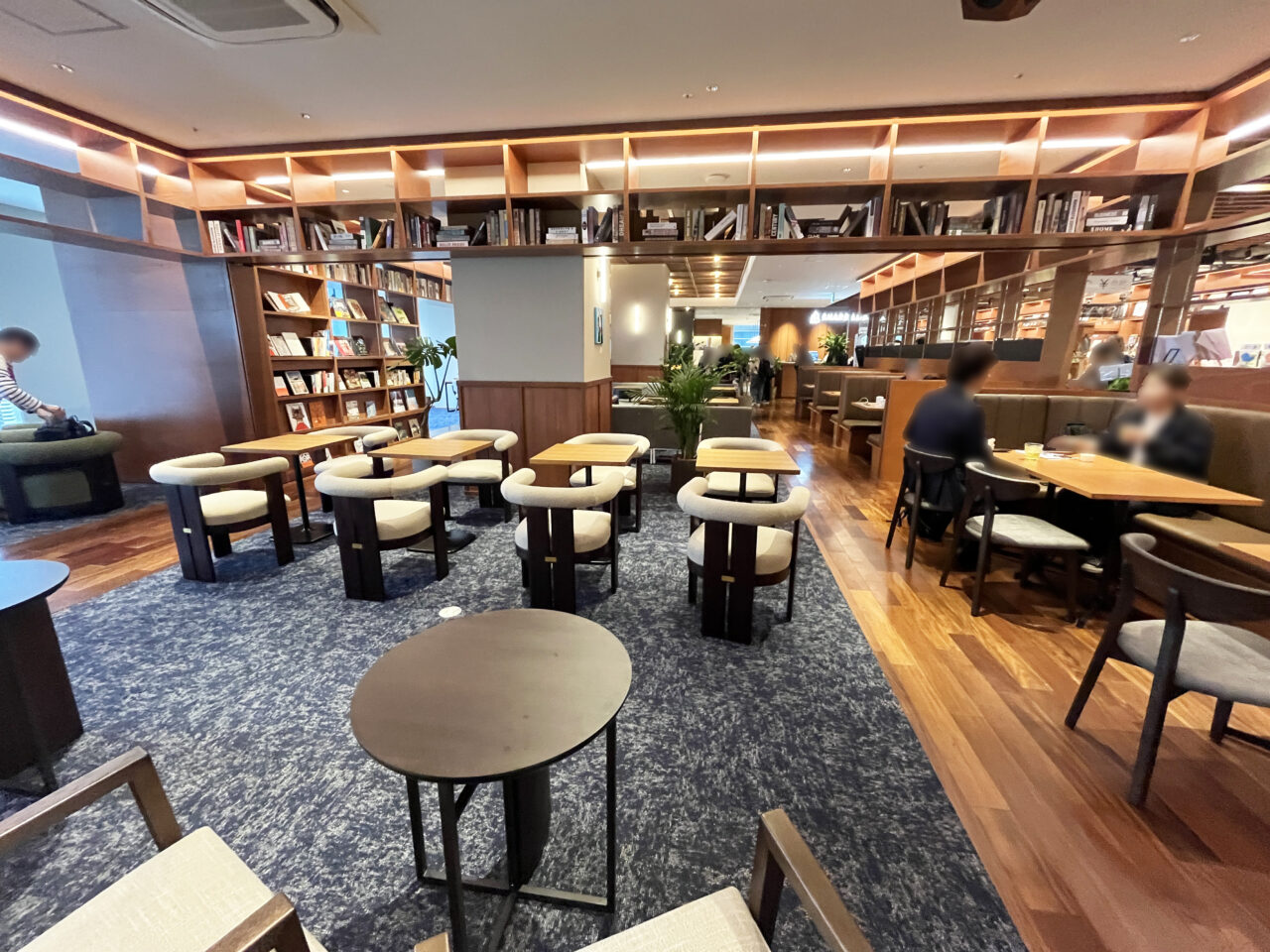 福岡天神 蔦屋書店 SHARE LOUNGE