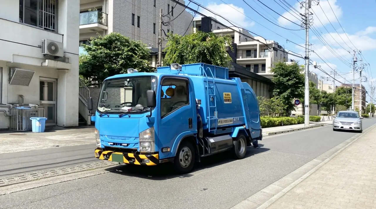 ゴミ収集車