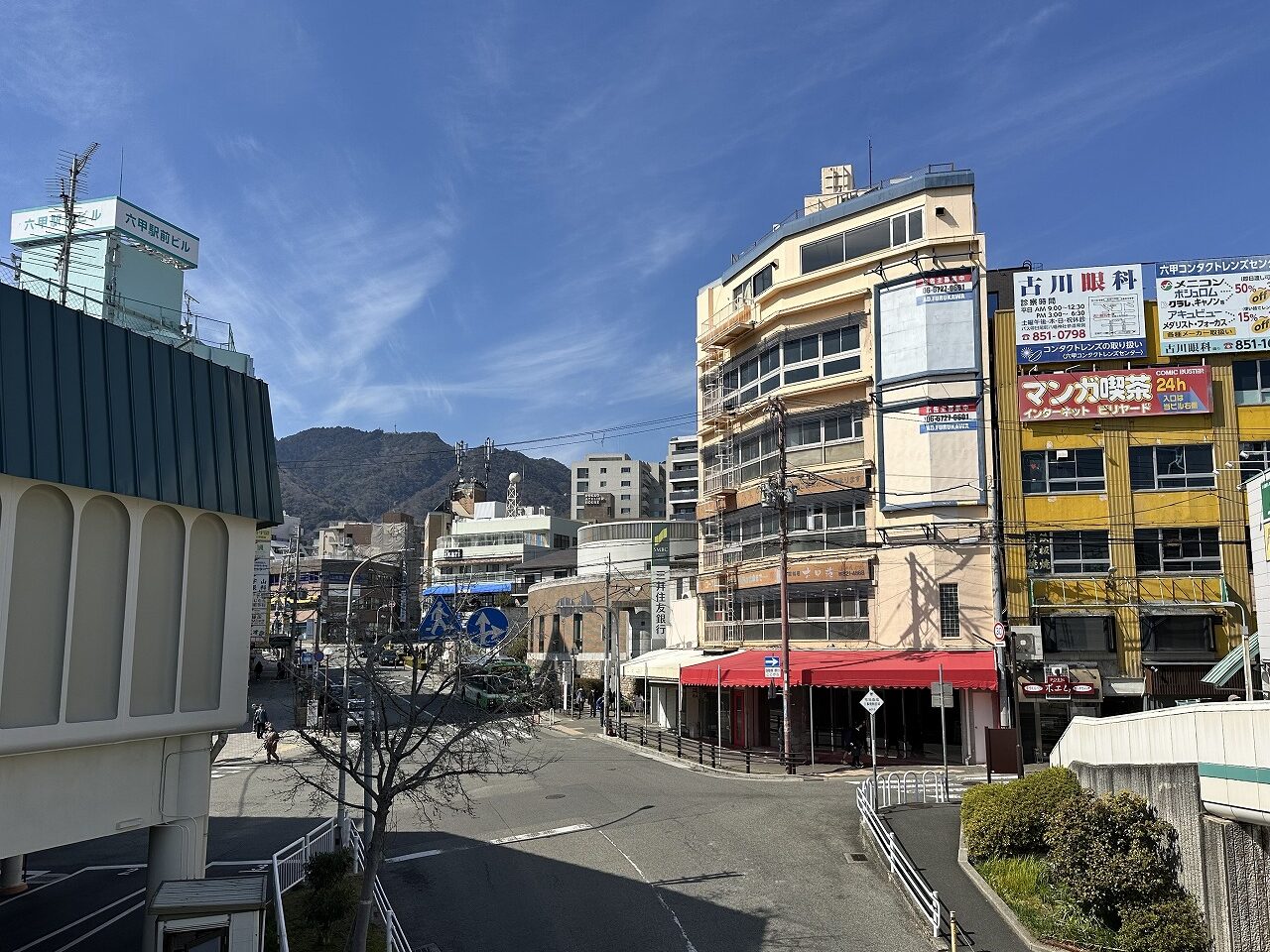 進展があったみたい(≧▽≦) 阪急六甲駅山側『新六甲ビル』に貼り付けてあった「FOR RENTAL」の張り紙が消えてる！！