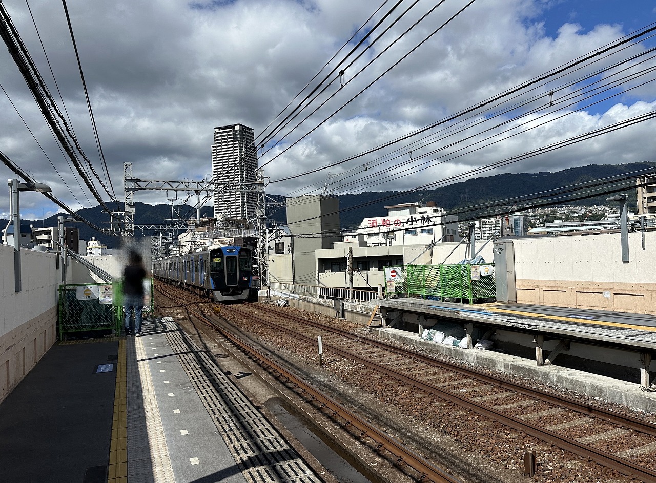 【神戸市東灘区】2026年春完成予定♪ 阪神住吉駅が大変身中！ ホームの西にエレベーター＆改札新設に向けて工事が進んでいます。
