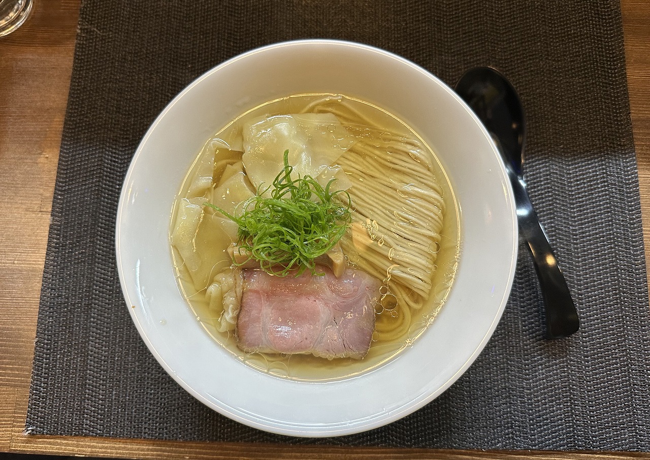 【神戸市東灘区】出汁が決め手の本格派ラーメン♪「中華そば 鈴鳴食堂 三番館」で女性にも大人気の味を堪能してきました(≧▽≦)