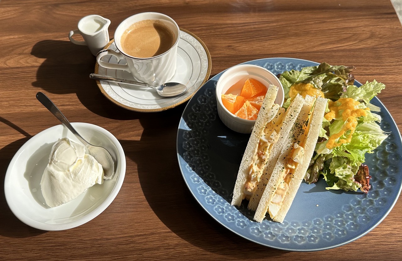 【神戸市東灘区】フクマルの新店「F.cachette cafe」で心ときめくモーニング体験♪ ボリューム満点タマゴサンドに感動！