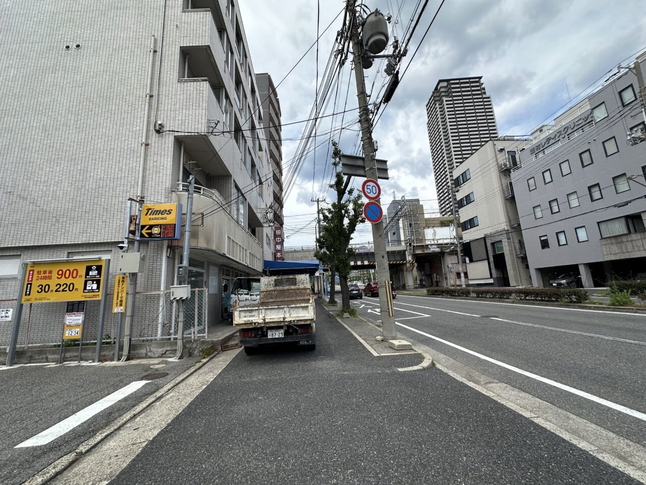 【神戸市東灘区】阪神御影駅近く「ローソンストア100 神戸御影店」が３月末で閉店。店舗の撤収工事がはじまっていました。