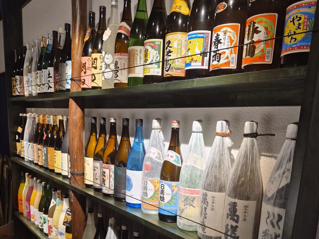 【神戸市灘区】約100種類の焼酎・梅酒がセルフで飲み放題！『焼酎Bar いっかく51』が王子公園に7月15日オープン