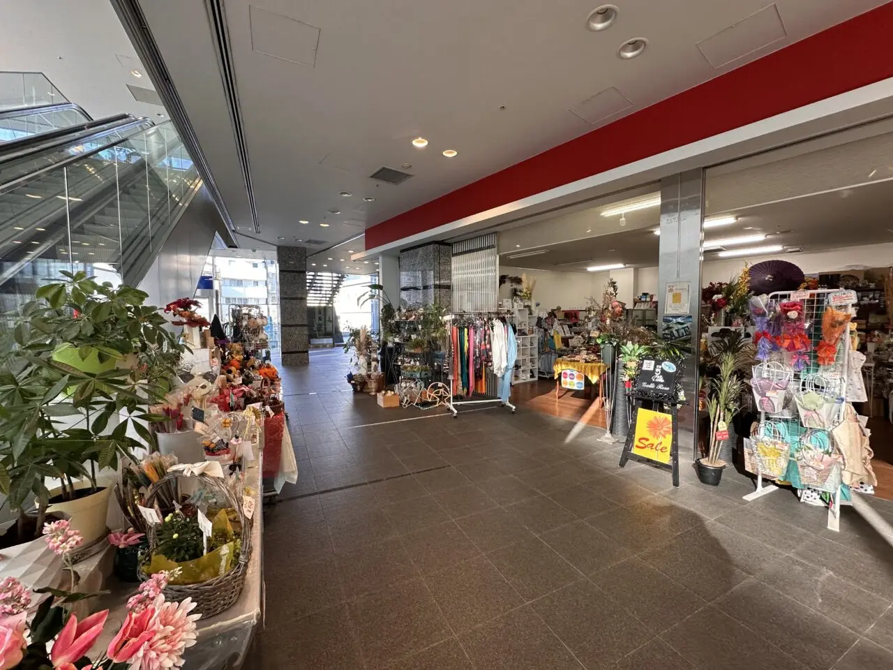 【神戸市灘区】BBプラザ「ガレローズ」で最大90％OFFの閉店セール。お花や雑貨が10月31日まで特別価格に