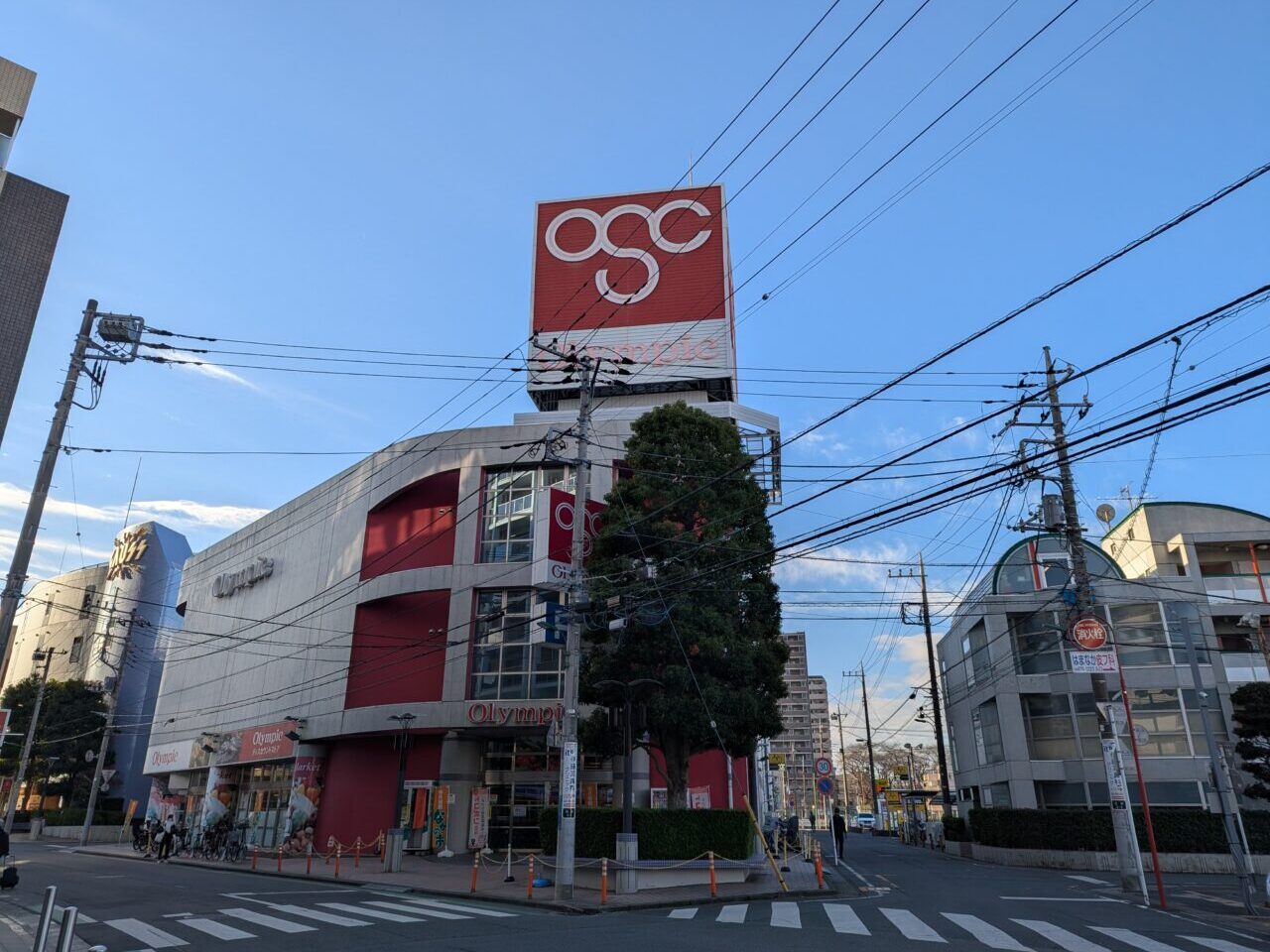 オリンピック朝霞台店の外観