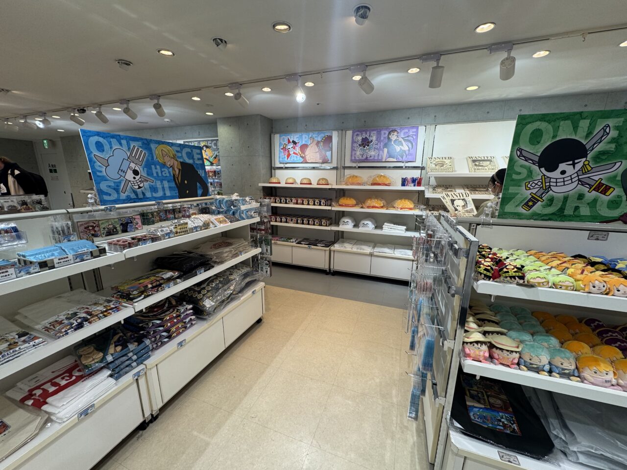 2026年4月ONEPIECEポップアップの店内