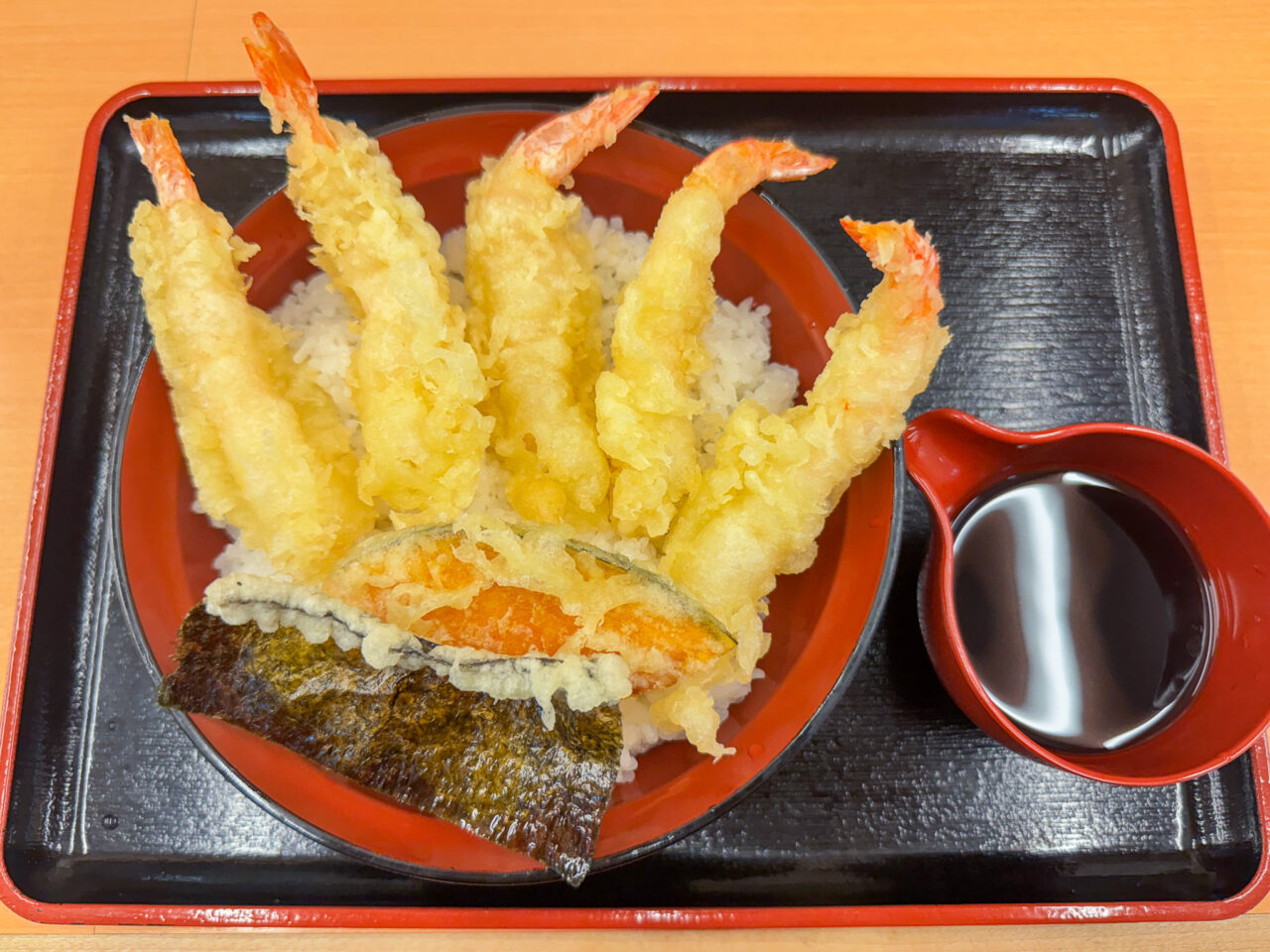あべちか内にあるえび天丼専門店「えび頼みあべちか店」