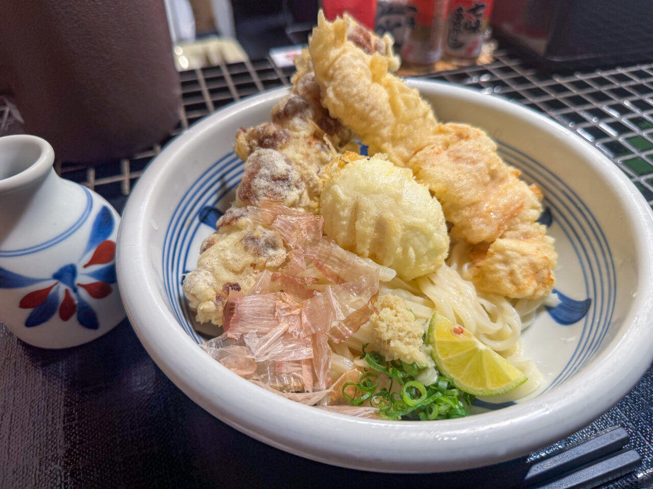 上本町駅近くの人気うどん店「饂飩工房うばら」