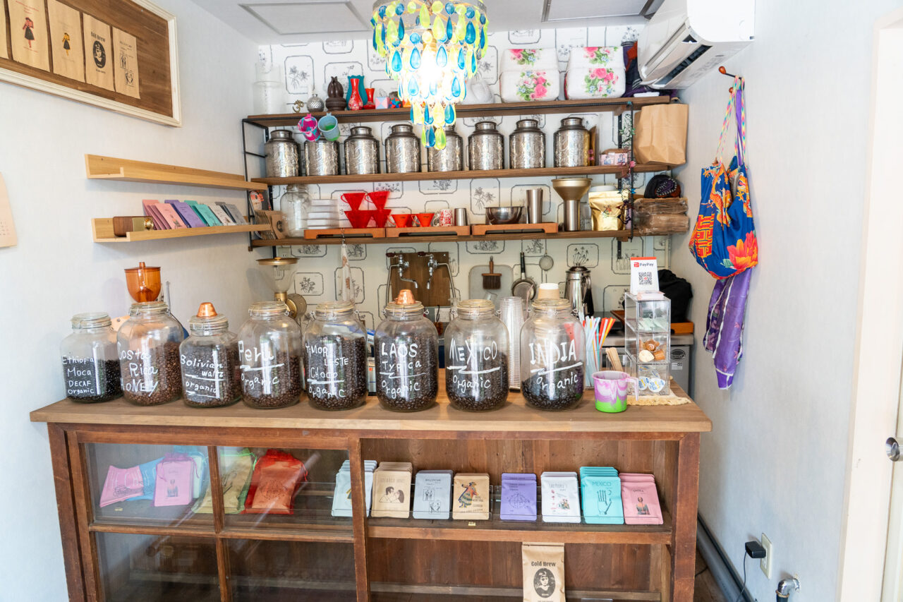 桃谷のコーヒースタンドの2号店「little The Che Coffee（リトル ザチェコーヒー）」