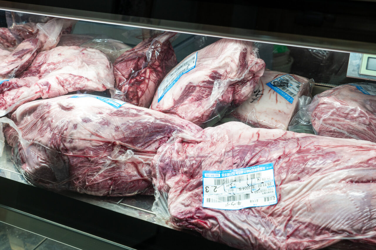 大阪上本町駅すぐの焼肉店「能登・金澤焼肉うしっぽ」