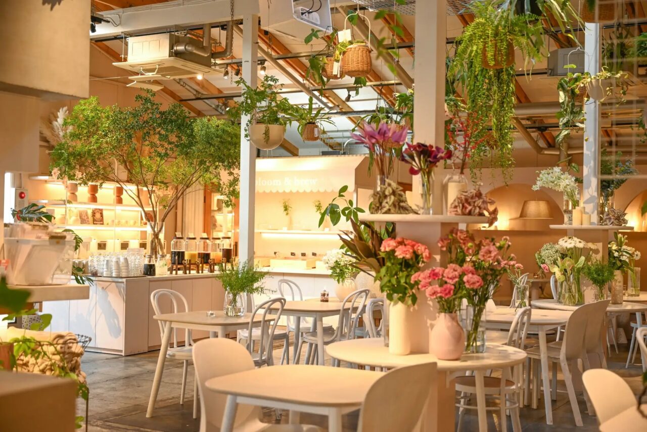 てんしばのカフェ「SPOONBILL」が「bloom&brew（ブルーム＆ブリュー）」にリニューアルオープン