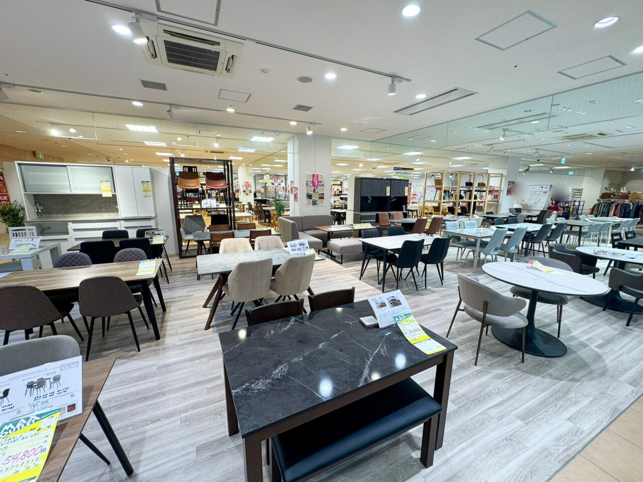 あべのandにオープンしたアウトレット専門店「東京インテリア家具 MAXあべのand店」