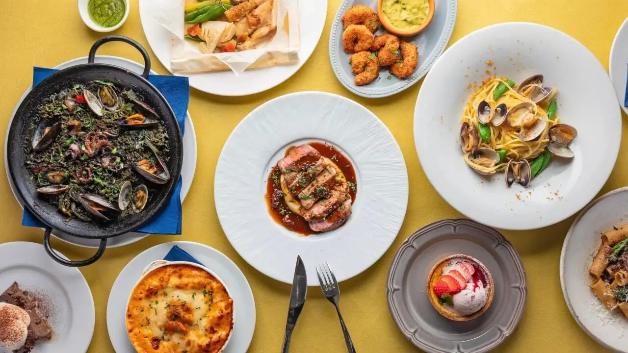 JR天王寺駅すぐのMIO駐車場ビル2階にある「monochrome（モノクローム）」